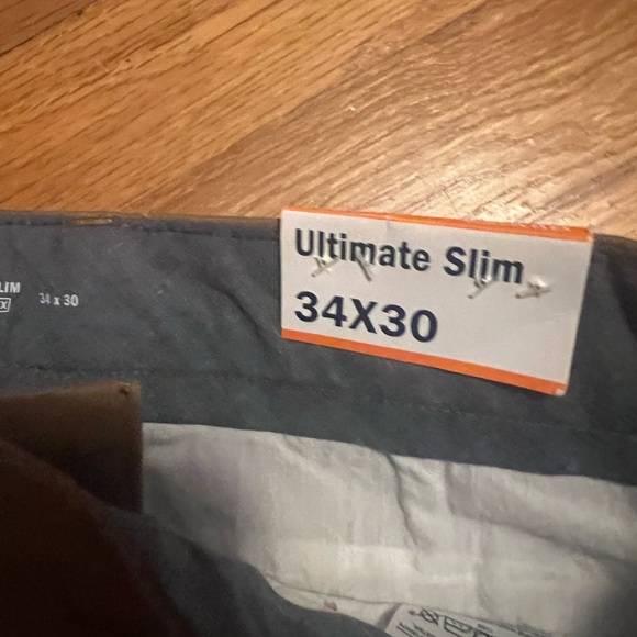 Old navy chino pants - Picture 3 of 5